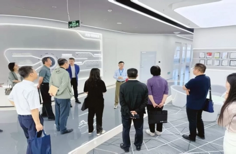 北京市领导学习小组调研赛思子公司北京西克魔迩 时钟同步与 SLIC 语音芯片自研创新
